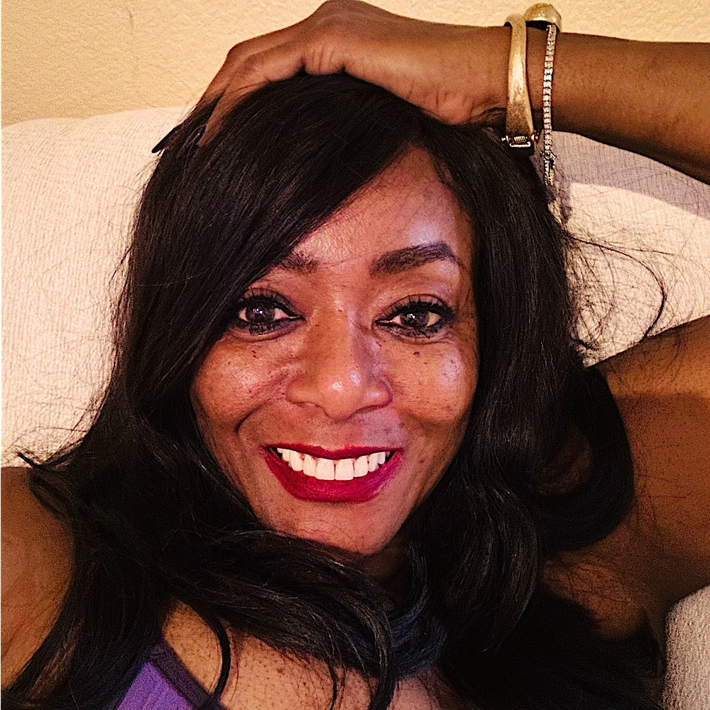 Meet your Posher, Regina